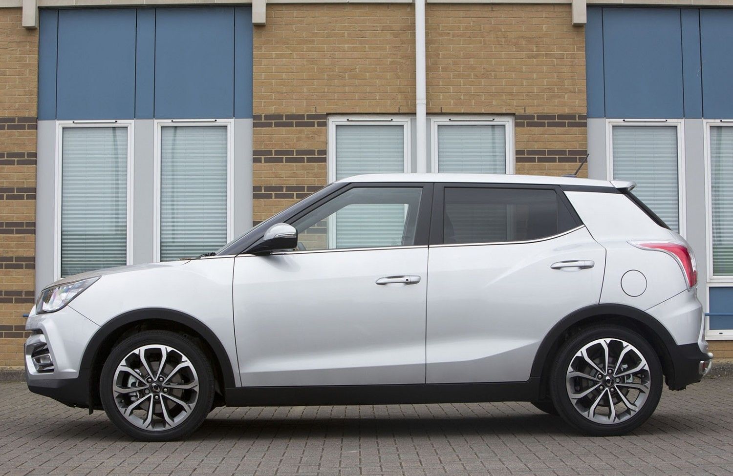 Ssangyong Tivoli exterior - Side Profile