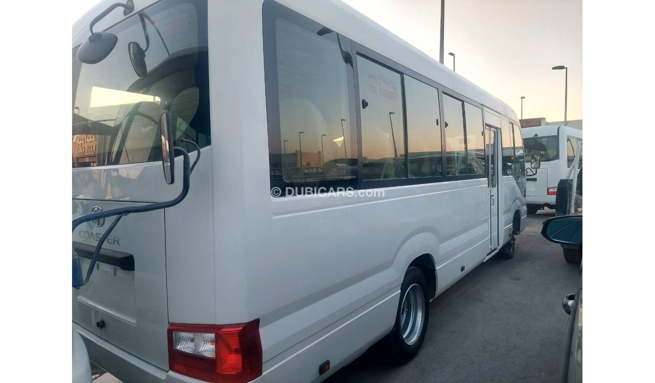 Toyota Coaster 4.2L DIESEL 23 SEATER MANUAL TRANSMISSION