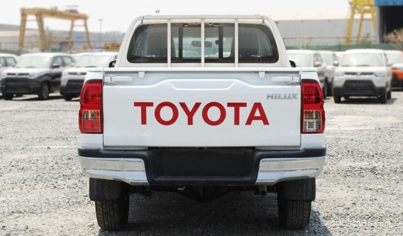 تويوتا هيلوكس TOYOTA  HILUX 2.7L MT BASIC GCC