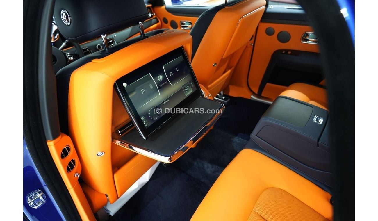 رولز رويس جوست ROLLS ROYCE GHOST FULLY LOADED WITH BESPOKE FEATURES V12 RWD GCC