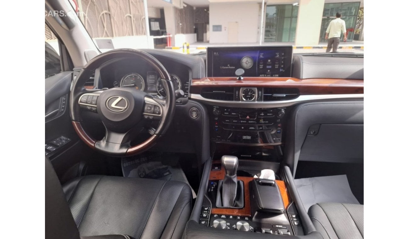 Lexus LX570