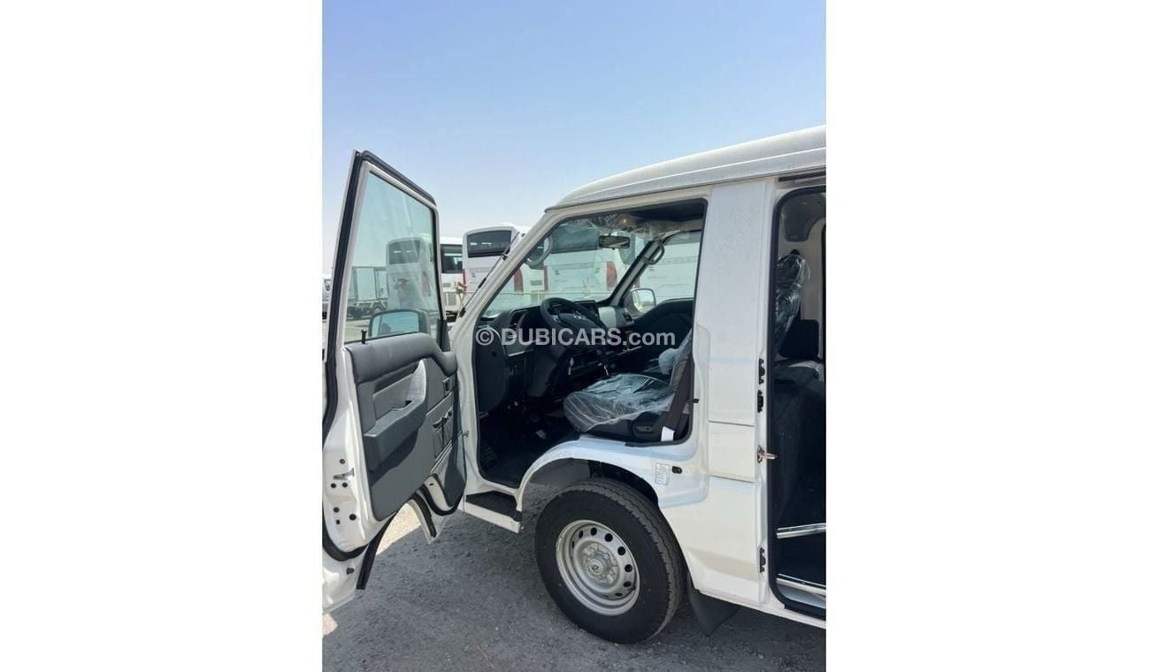 CMC D 260 CMC D260- Window Van -8 seater/ 2.4L 2WD