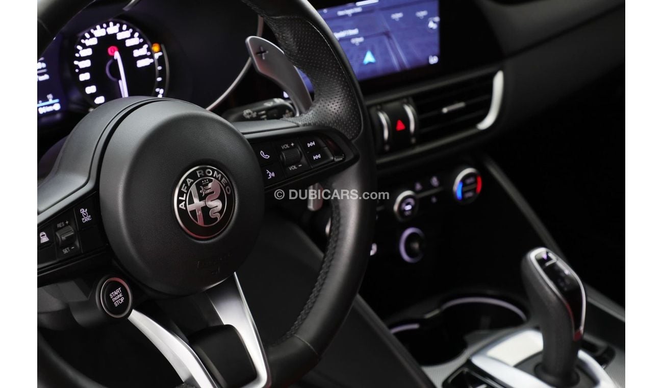 ألفا روميو جوليا Q2 Veloce •3,050x60 • 0% DP• 2023 • Alfa Romeo Warranty + Service Contract