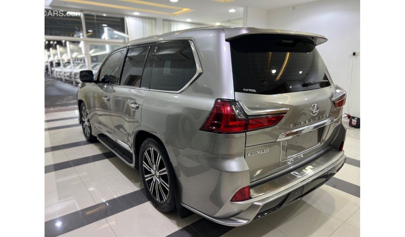 Lexus LX570 Signature