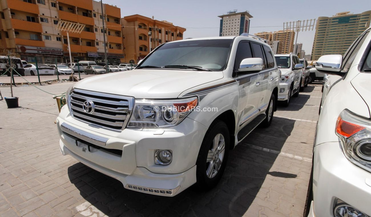 Toyota Land Cruiser GXR 60th Anniversary Edition