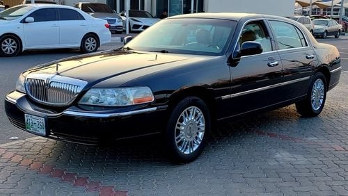 لينكولن تاون كار very clean car