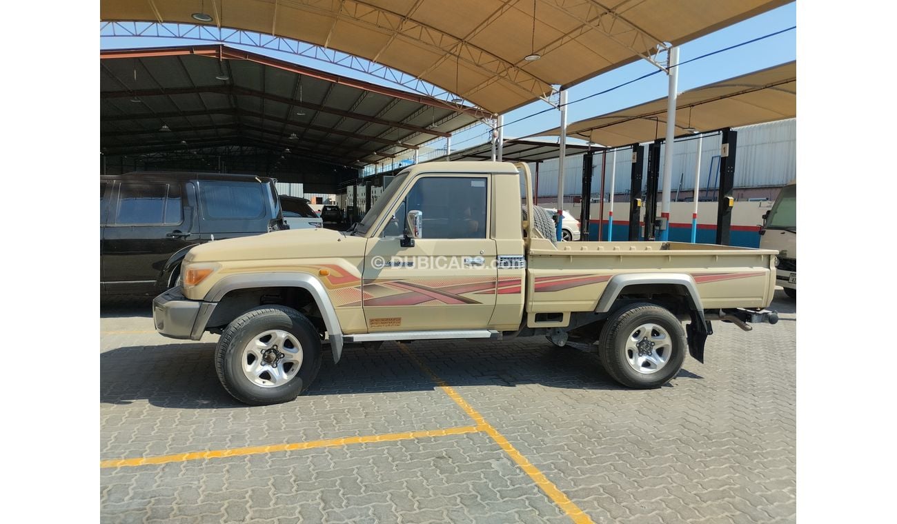 Toyota Land Cruiser Pick Up