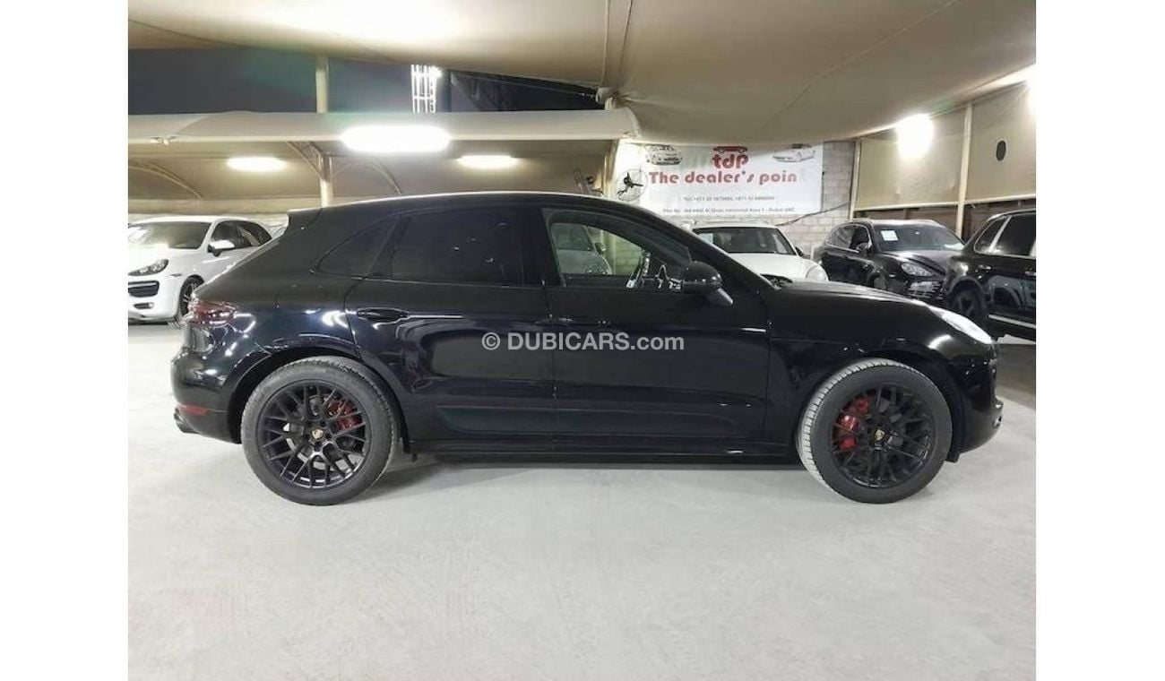 بورش ماكان GTS 3.0L (360 HP) PORSCHE MACAN GTS 3.0L 2017 CARBON AND GTS INTERIOR, SPORTS CHRONO PACKAGE, SPORTS