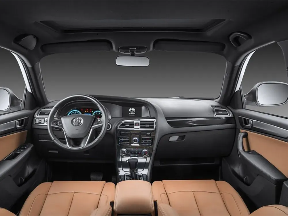 Brilliance V5 interior - Cockpit