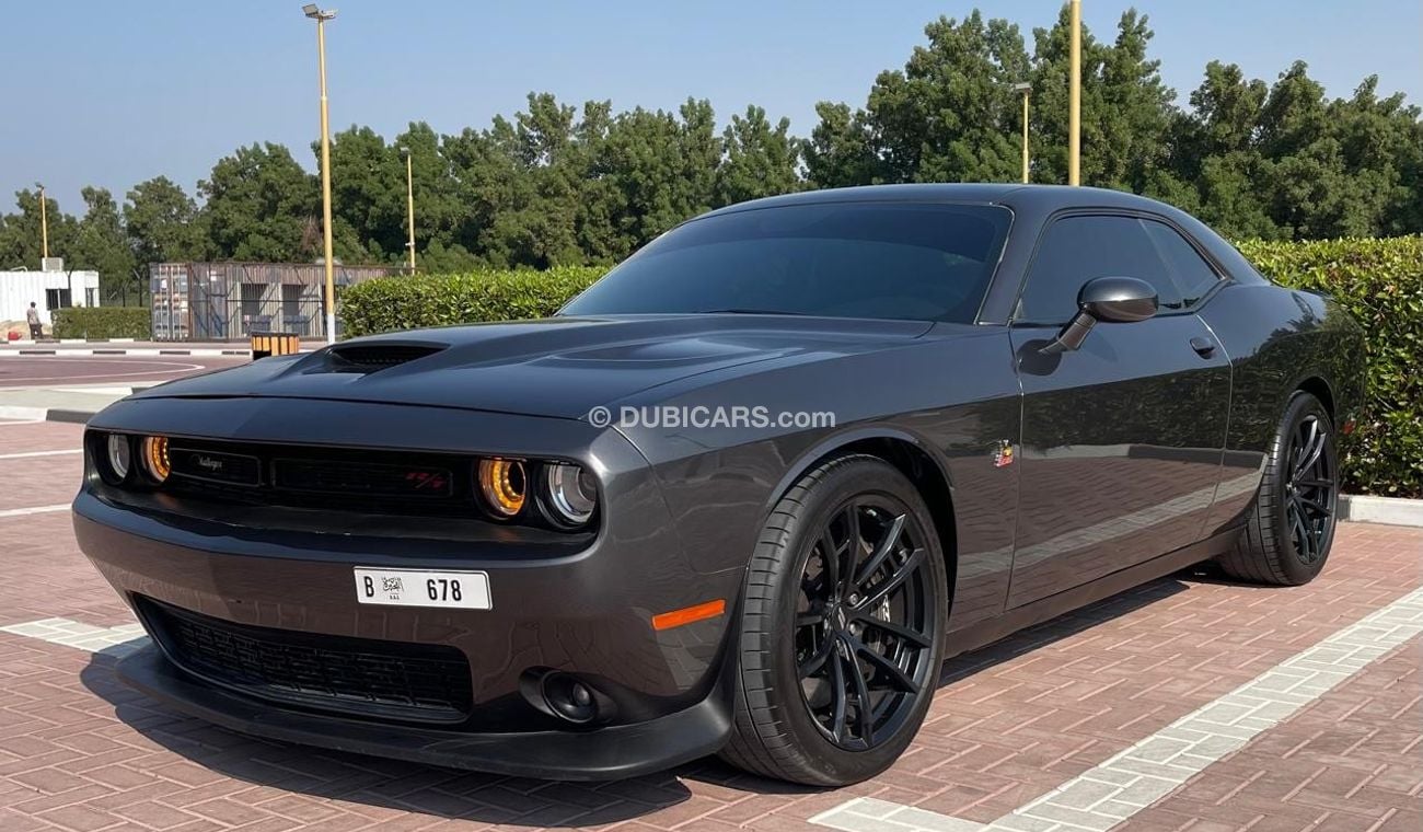 Dodge Challenger R/T Scat Pack 6.4L