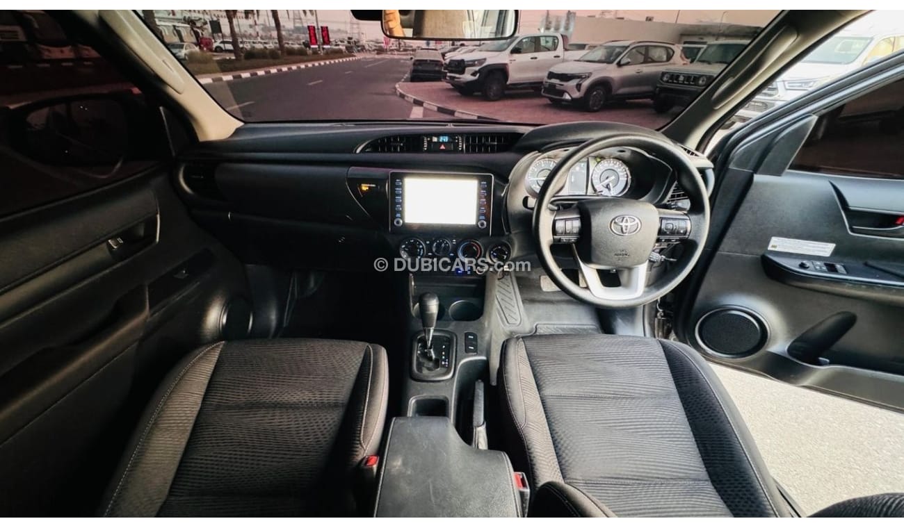 Toyota Hilux SMART CAB | 2022 | 2.8L DIESEL ENGINE |  IRON ROLL BAR | 4 X 4