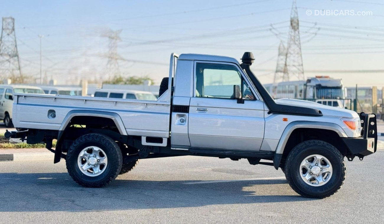 تويوتا لاند كروزر بيك آب SINGLE CABIN | 4 X 4 | PREMIUM BULL BAR | RHD | 2010 | 4.5L DIESEL | RHD | AIR SNORKEL