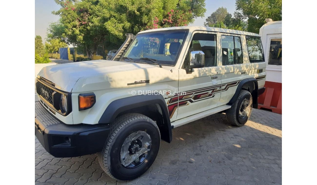 Toyota Land Cruiser DIESEL 4.5L V8 MT FULL OPTION MY 2024