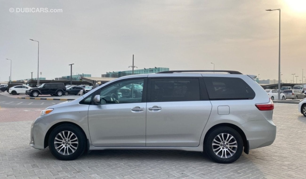 Toyota Sienna XLE, Full Option