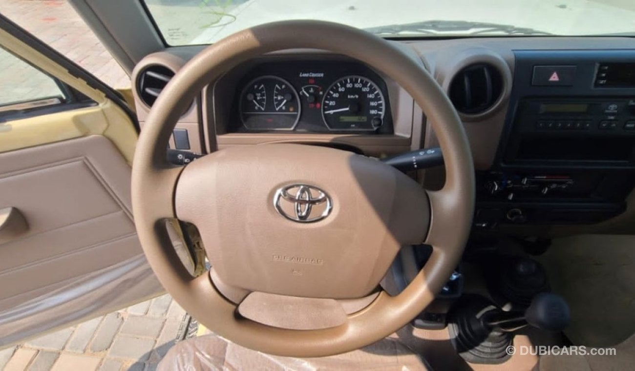 تويوتا لاند كروزر بيك آب TOYOTA LC79 SINGLE CABIN 4.2L DIESEL 2023 MODEL YEAR COLOR BEIGE AND WHITE