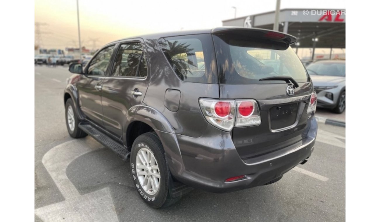 Toyota Fortuner Toyota fortuner EXR 2014 V4 2.7 left hand drive