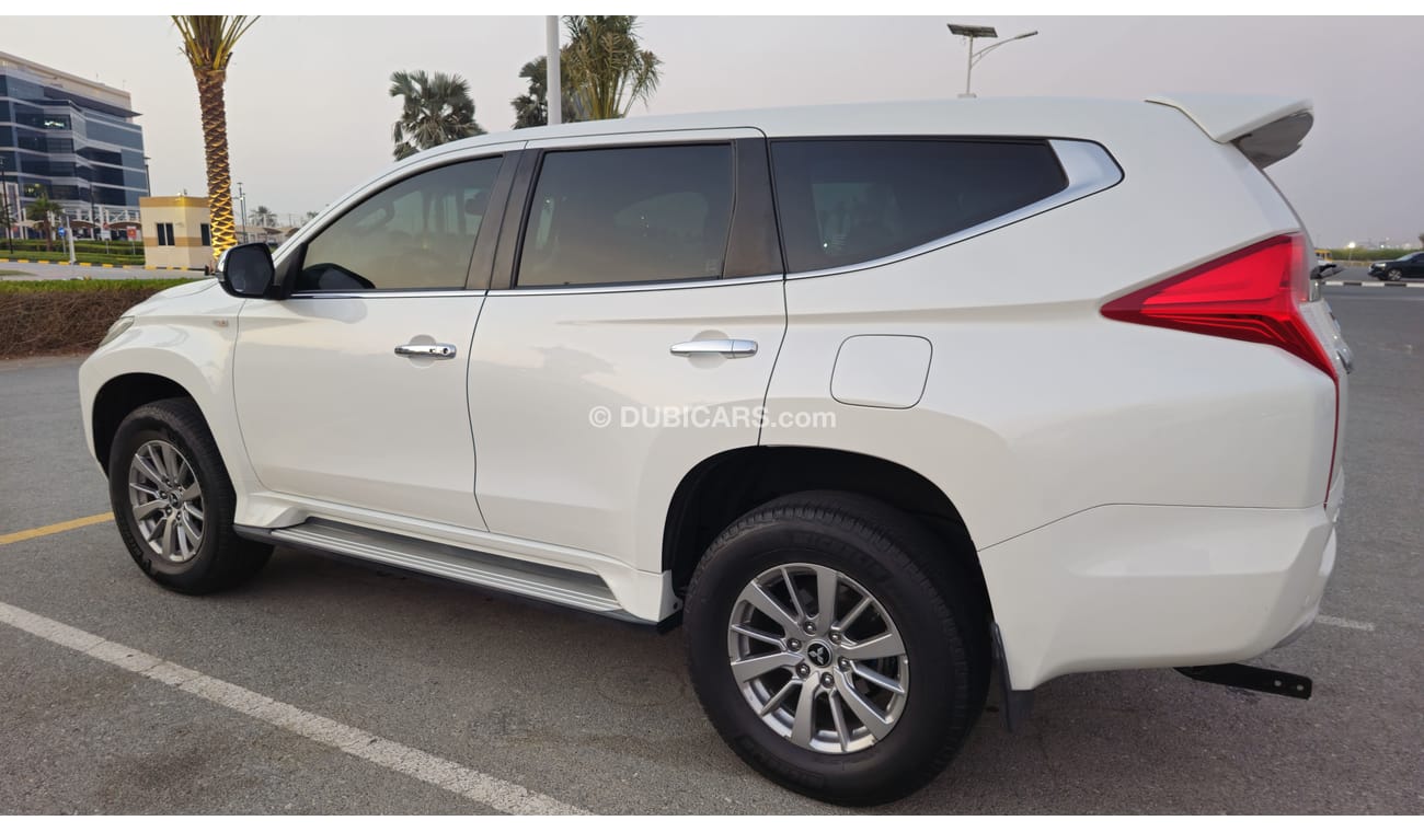 ميتسوبيشي مونتيرو سبورت GLS Premium 3.0L (7 Seater)