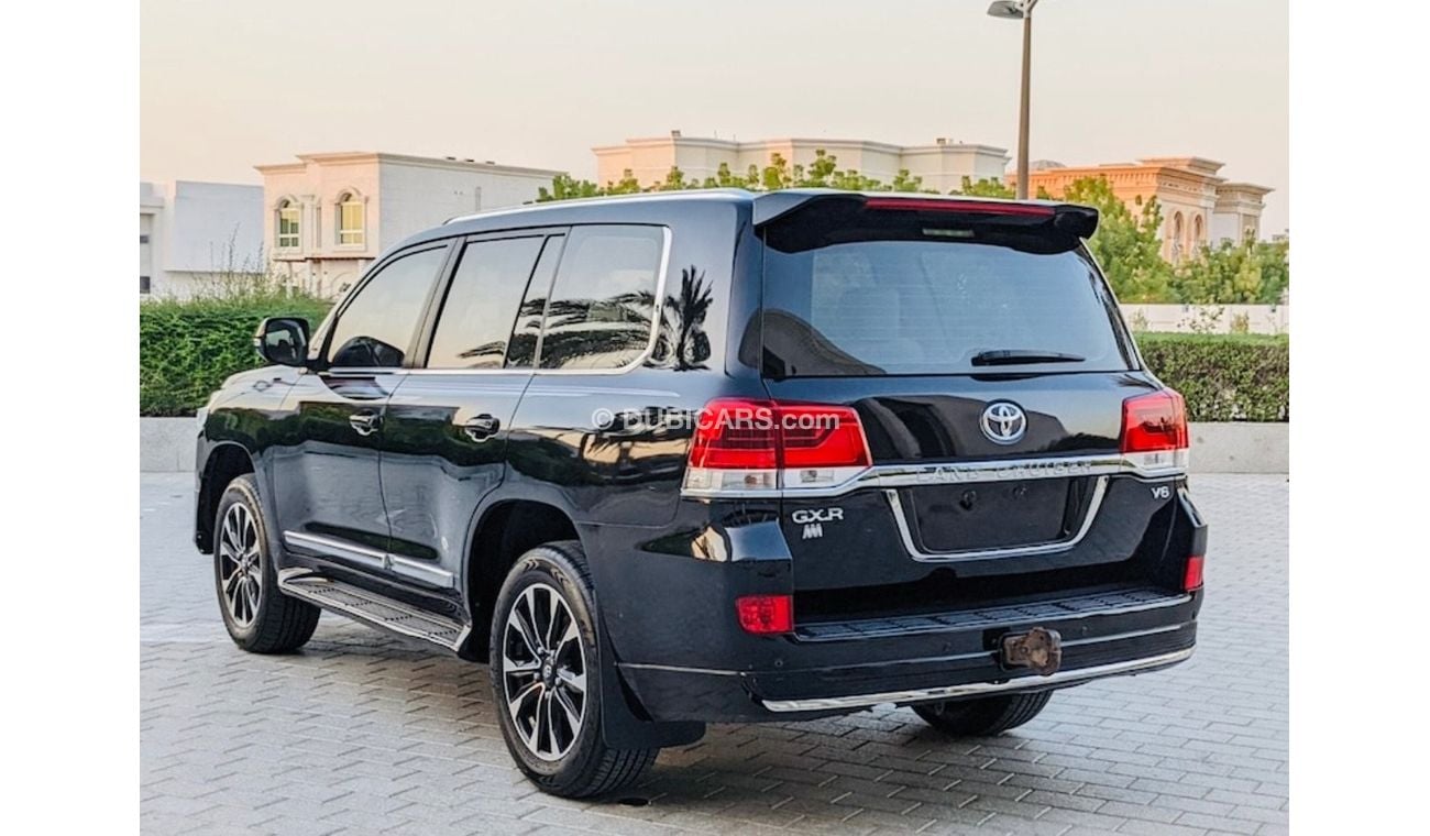 Toyota Land Cruiser 2017 GXR V6 GCC Specifications Very Clean And perfect condition