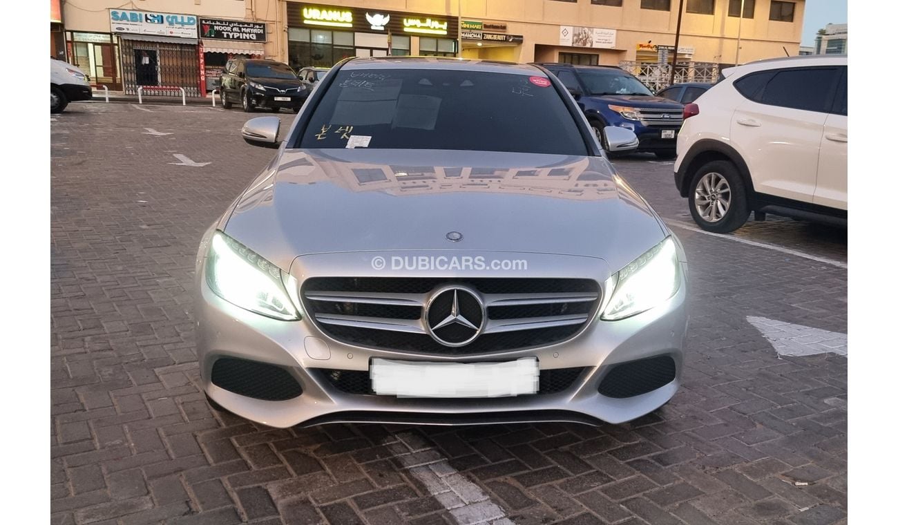 مرسيدس بنز C200 C-Class Low KMs, Never repaired.