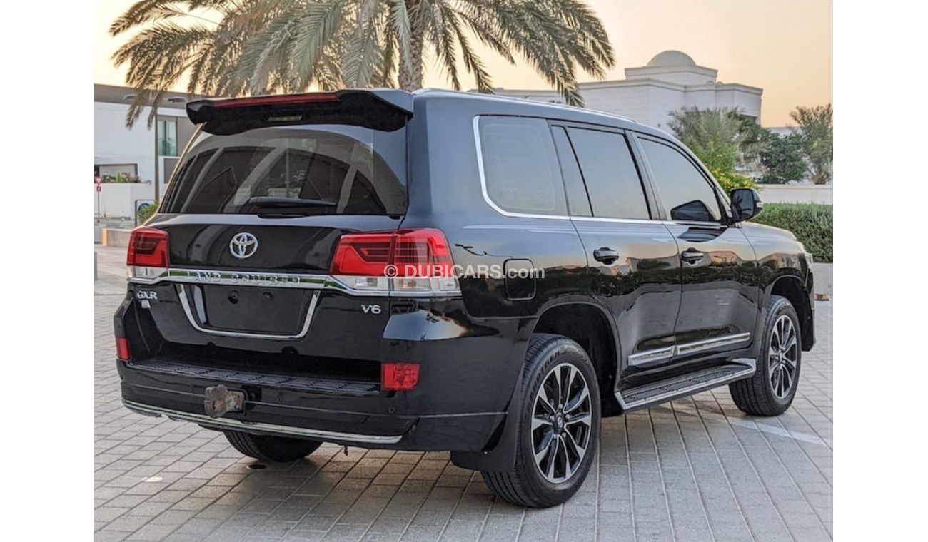 تويوتا لاند كروزر TOYOTA LAND CRUISER 2017 V6 GCC IN EXCELLENT CONDITION