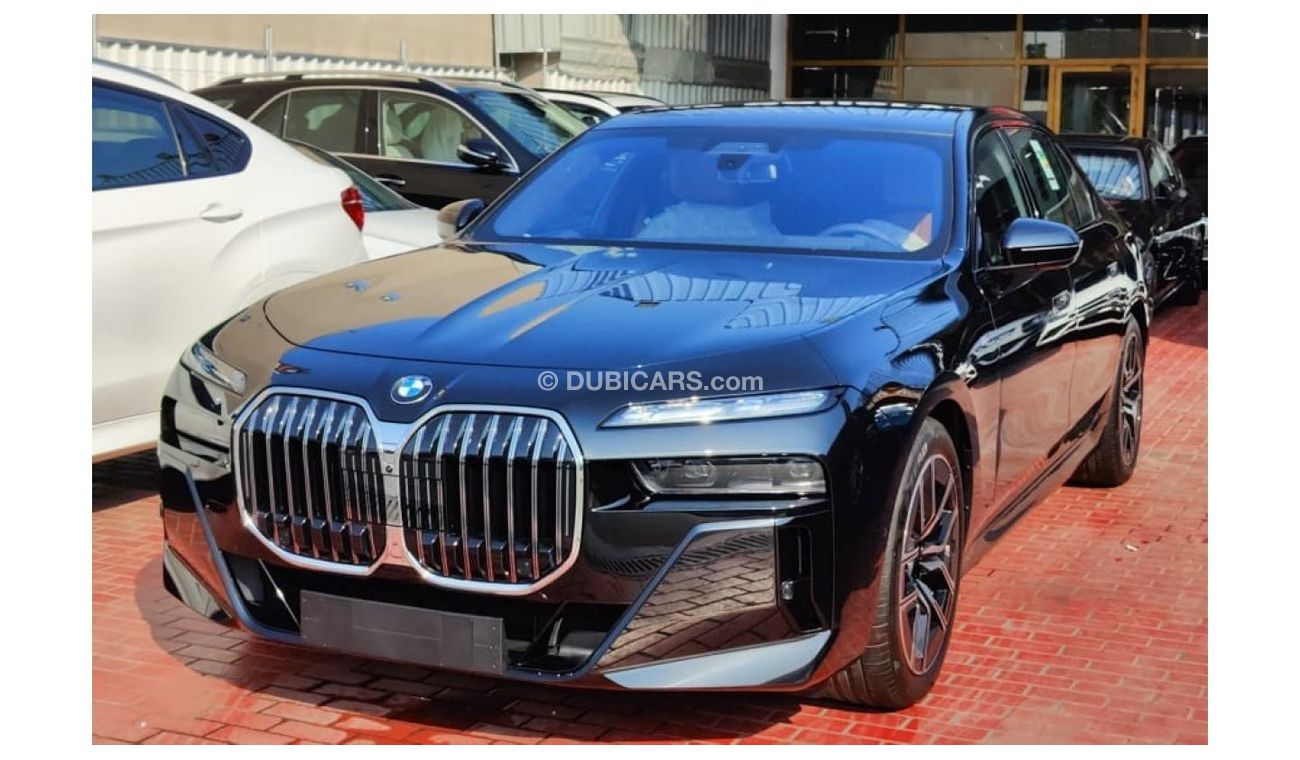 BMW 735 i M Sport 5 years Warranty & Service 2023 GCC