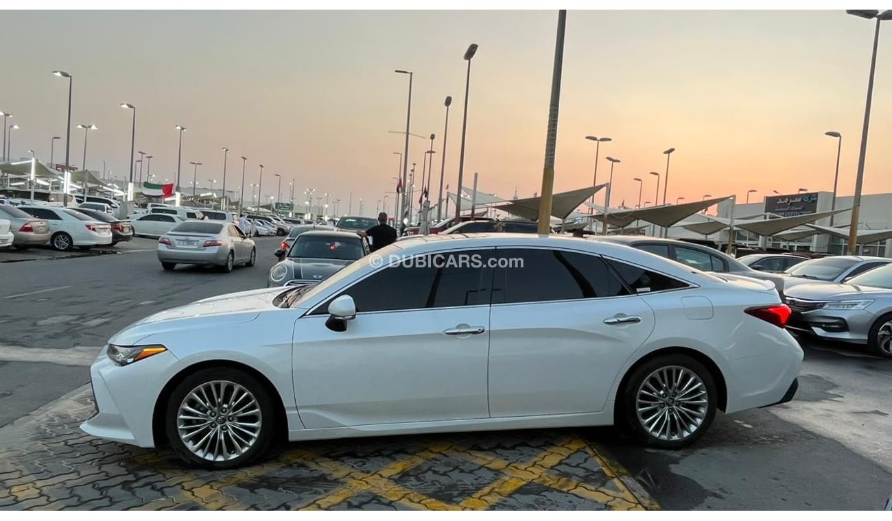 Toyota Avalon Limited Free accident,GCC, Full options, 3.5L, V6