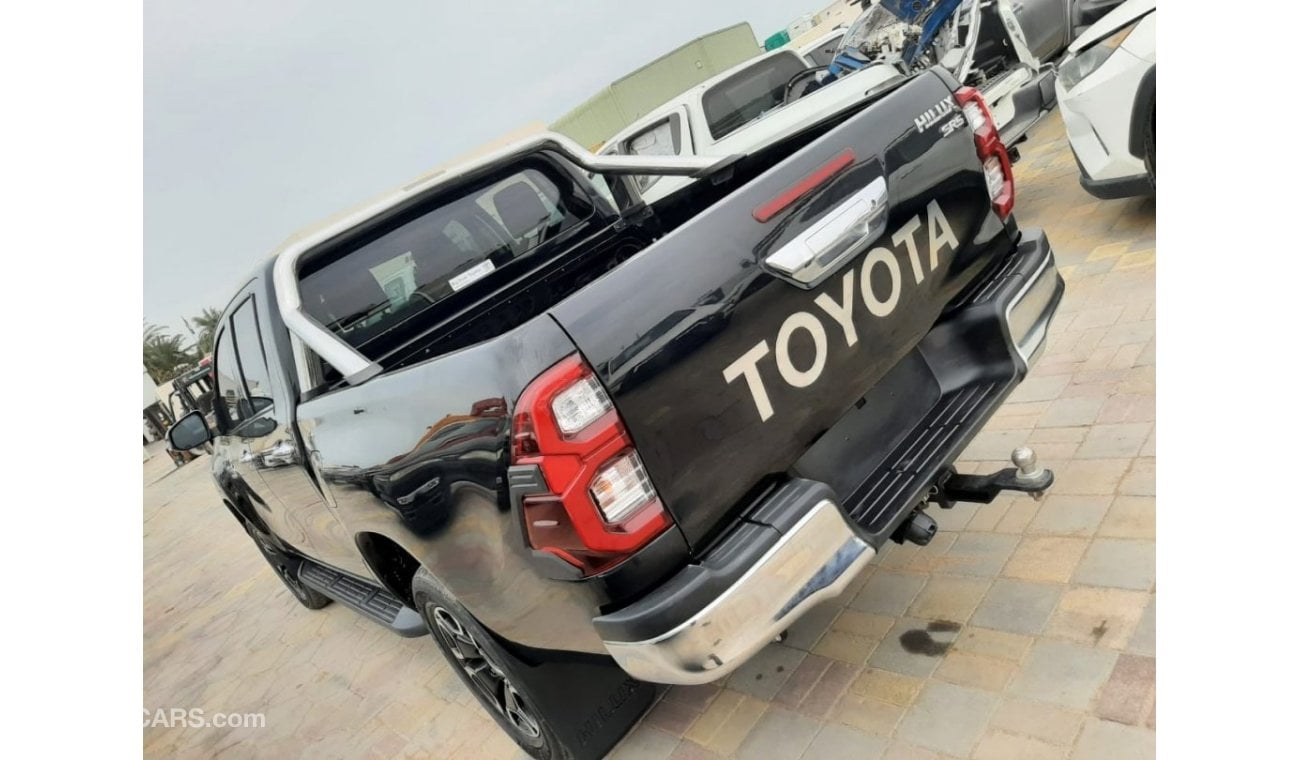 Toyota Hilux English