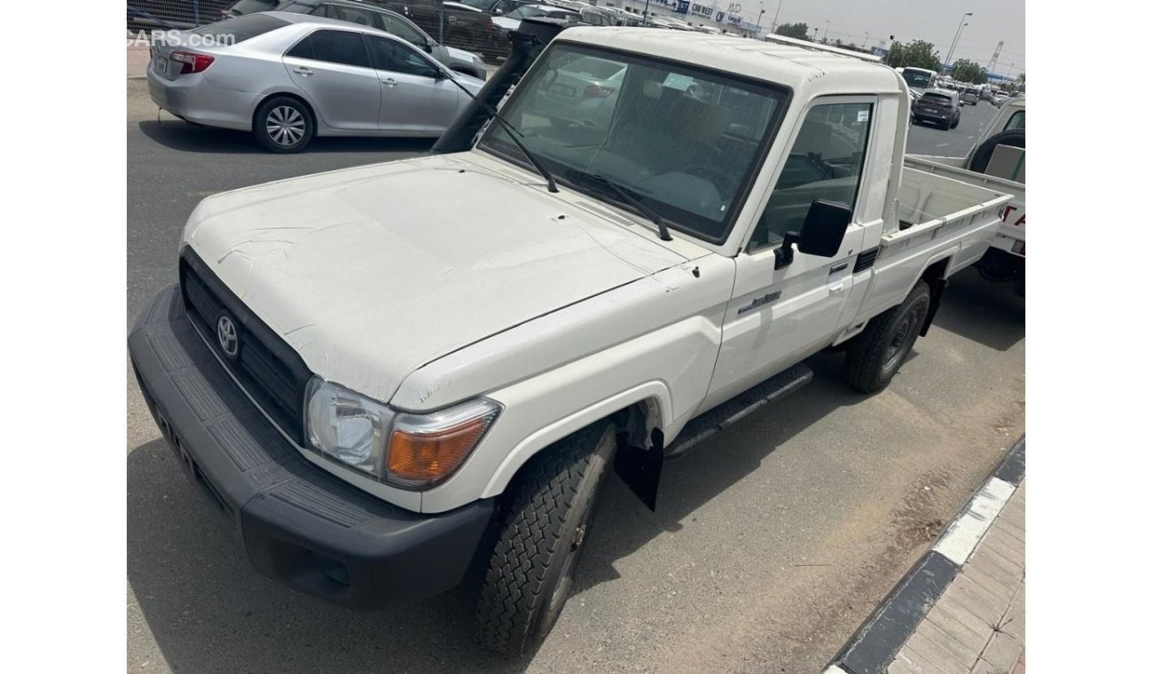 تويوتا لاند كروزر بيك آب TOYOTA LAND CRUISER 4.2L SINGLE CAB PICKUP