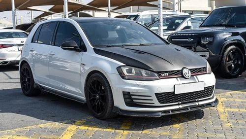 فولكس واجن جولف GTI