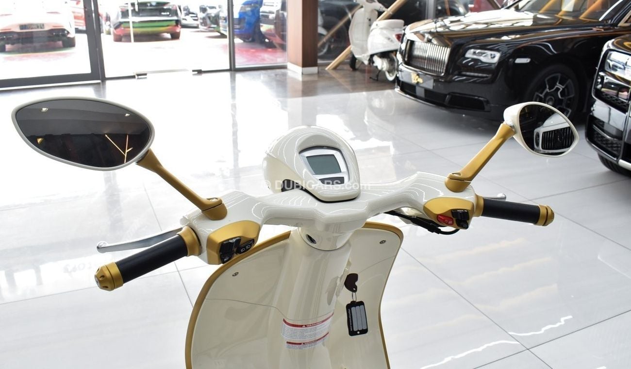 فيسبا 946  إصدار كريستيان ديور VESPA CHRISTIAN DIOR 2022