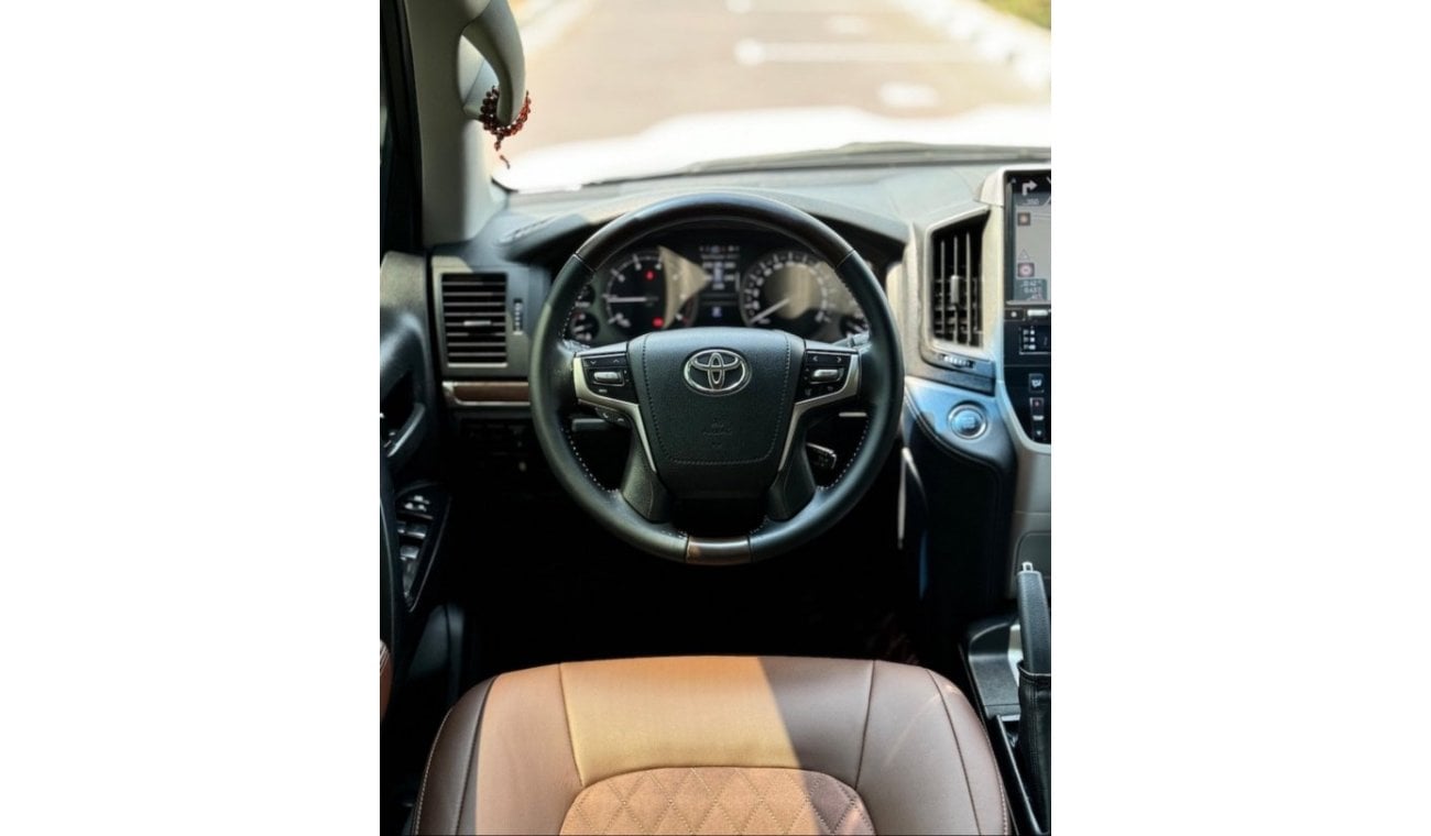 Toyota Land Cruiser Toyota landcuriser GXR V6 2019 Full Option Top the Range petrol left hand drive clean condition