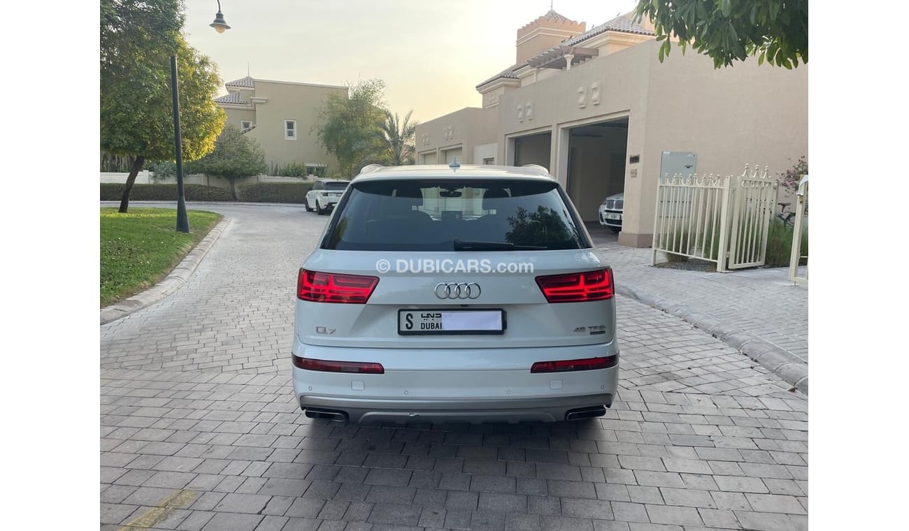 أودي Q7 45 TFSI Quattro - Service Contract & New Tyres