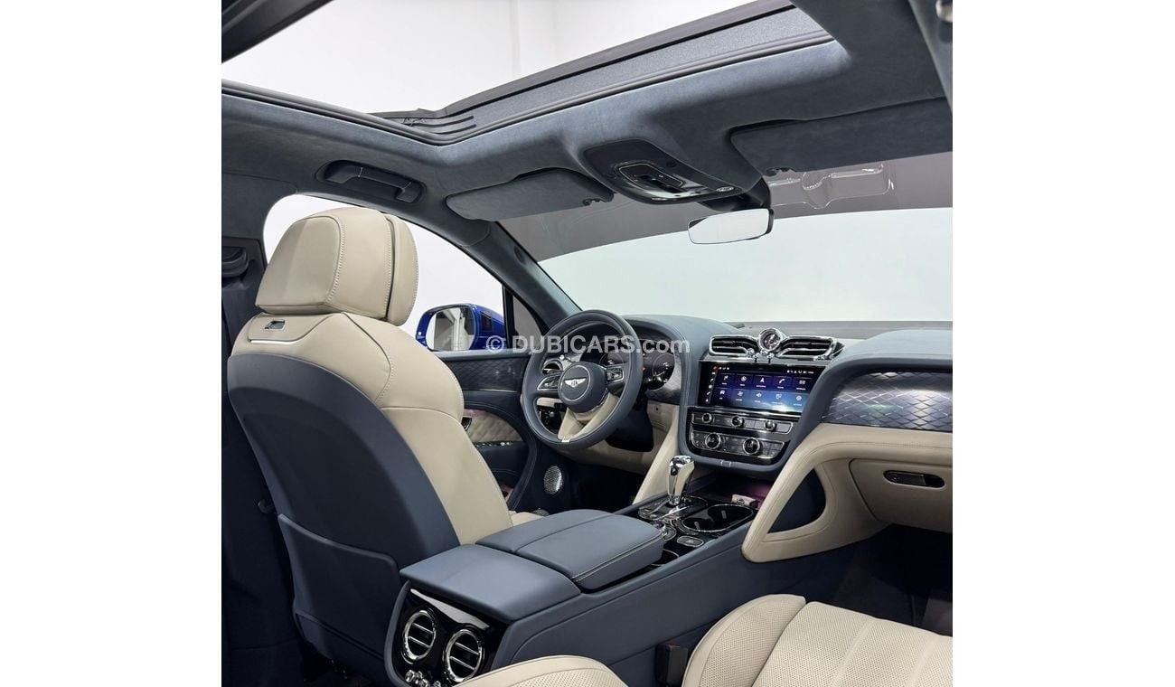 بنتلي أزور 2023 Bentley Bentayga Azure, Feb 2028 Bentley Warranty + Service Pack, Very Low Kms, GCC