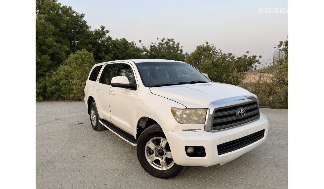 Toyota Sequoia Limited Toyota Sequoia   MODEL 2012  V8     L5,7   Excellent Condition (GCC  _ SPEC) - VERY GOOD CON