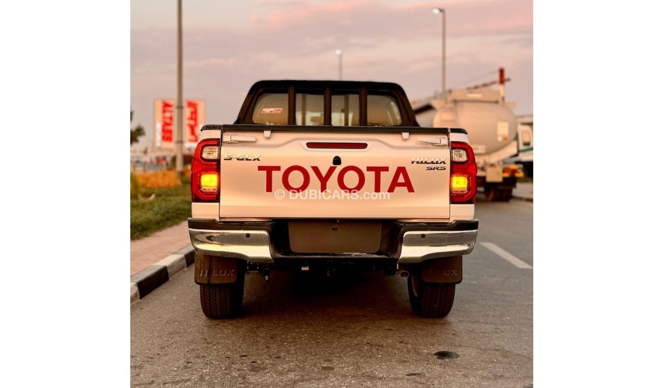 تويوتا هيلوكس Toyota hilux 2024 2.7 4WD petrol pickup