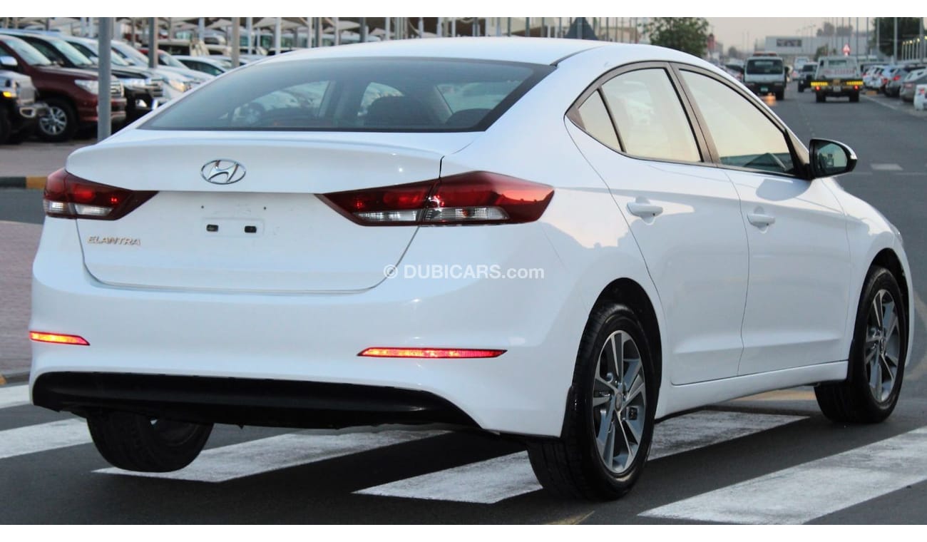 Hyundai Elantra Hyundai Elantra 2017 GCC in excellent condition without accidents, very clean from inside and outsid