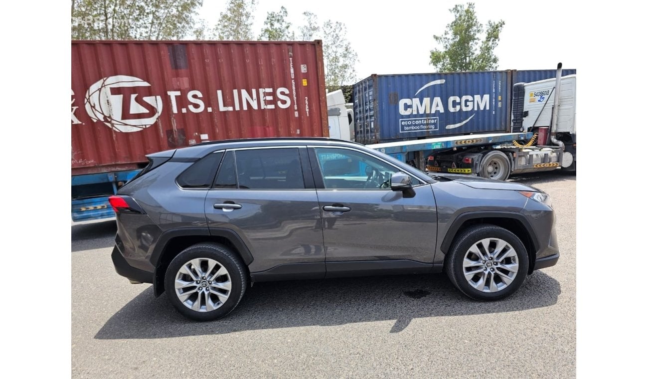 Toyota RAV4 Full options XLE premium