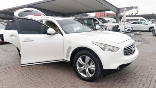 Infiniti FX35 Very good condition inside and outside