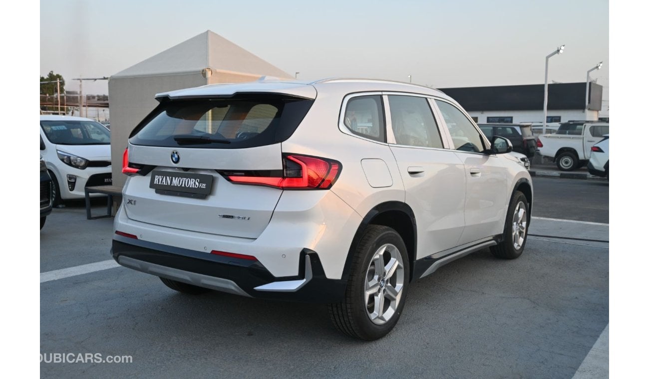 بي أم دبليو X1 BMW X1 sDrive 20Li 1.5L Turbo, 3 Cylinder Petrol, 7 Speed DCT