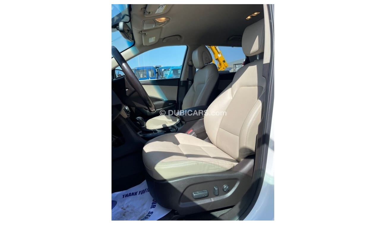 Hyundai Grand Santa Fe 7 setters HYUNDAI SANTA FE 2017 IMPORTED FROM USA VERY CLEAN CAR INSIDE AND OUTSIDE FOR MORE INFORMA