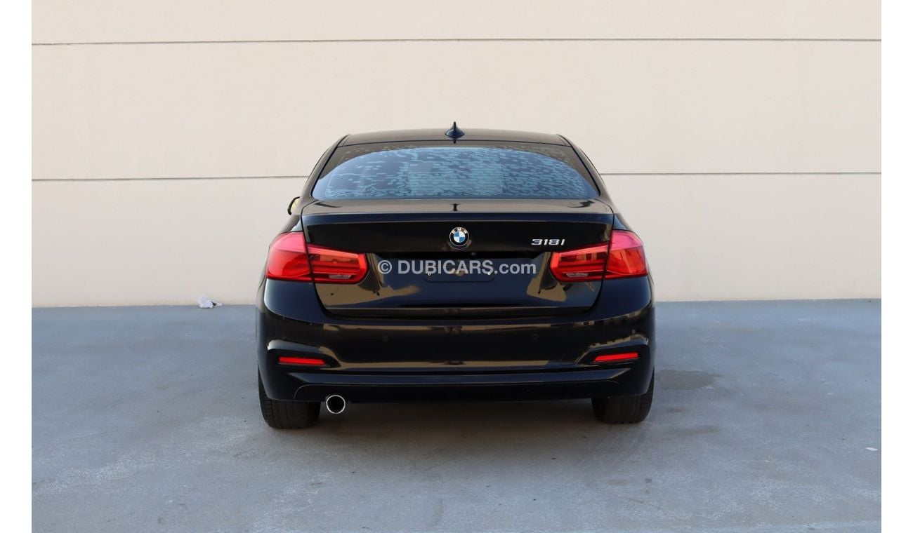 BMW 318i Executive ACCIDENTS FREE - GCC - ENGINE 1.5 TURBO - PERFECT CONDITION INSIDE OUT