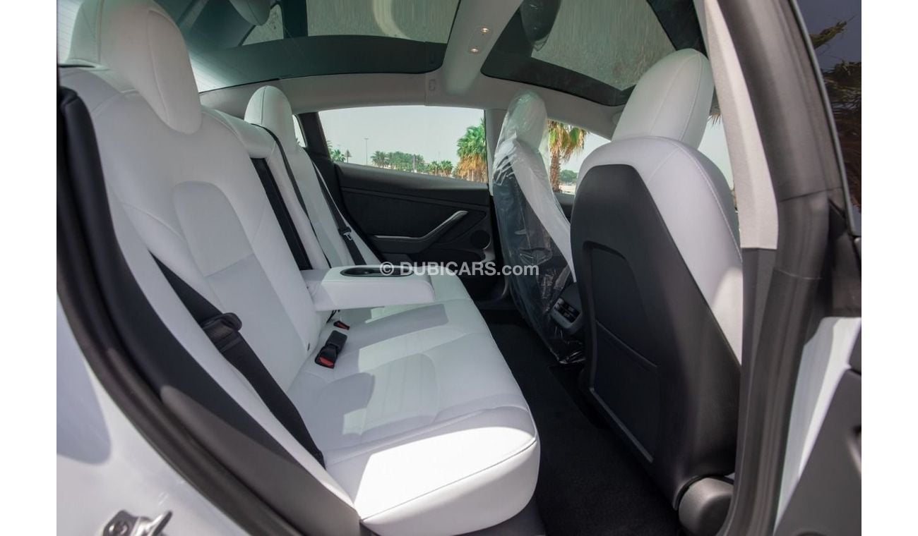 2023 tesla 3 white interior