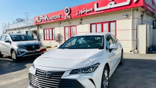 Toyota Avalon XLE 3.5L V6 with leather seats