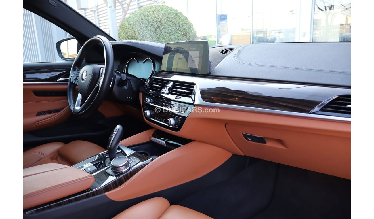 بي أم دبليو 530i Luxury 2.0L