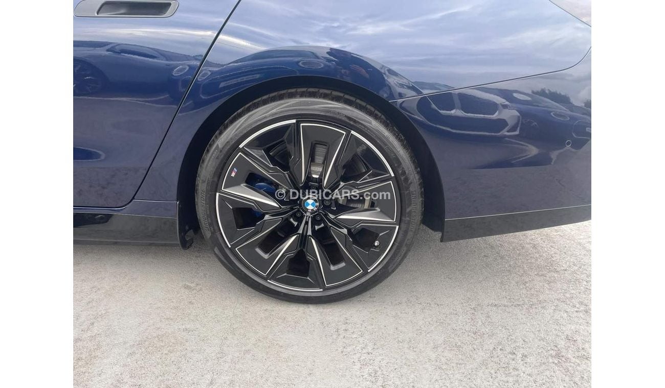 BMW i7 M70e 105.7kWh Auto xDrive RIGHT HAND DRIVE