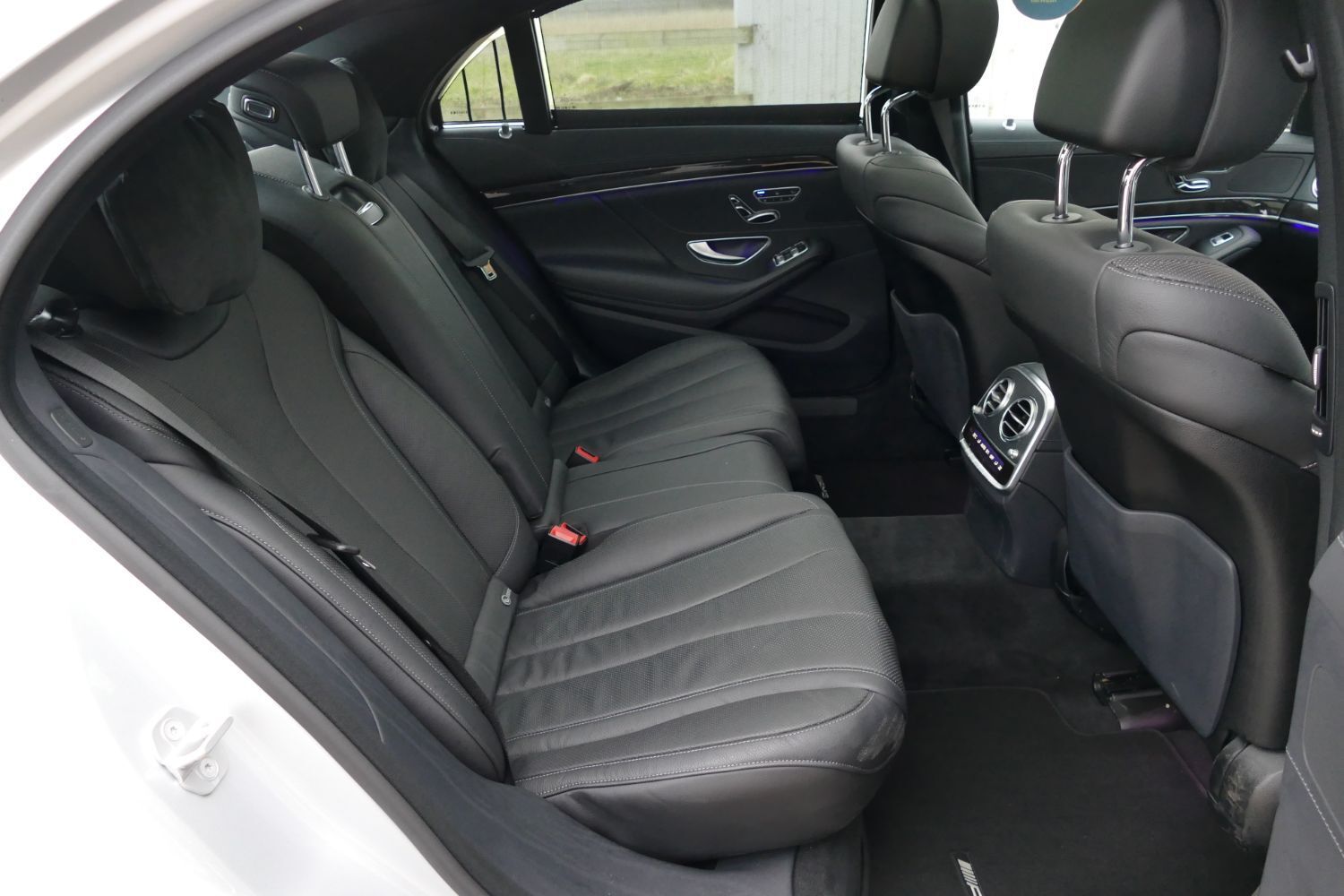 Mercedes-Benz S 560 interior - Seats