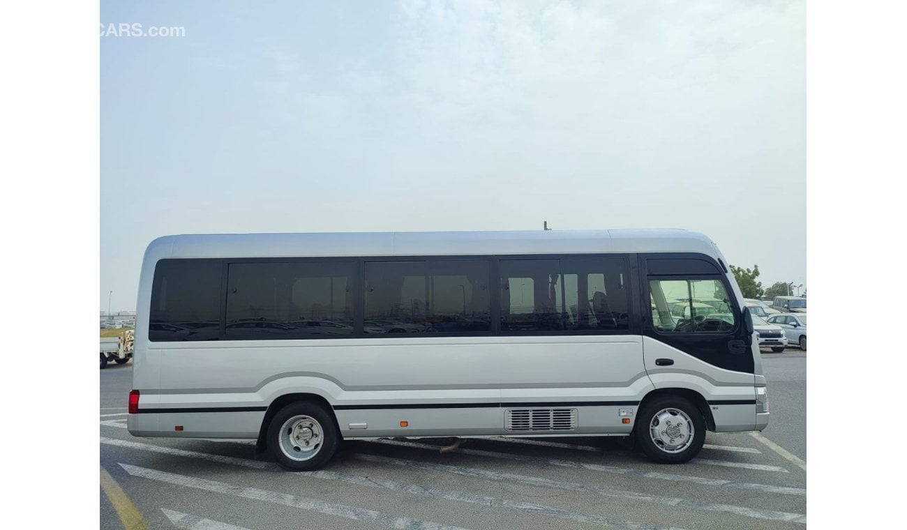 تويوتا كوستر XZB70-0010186 || 2017	SILVER || TOYOTA	COASTER (BUS) CC4009	DIESEL	167101	RHD	AUTO	.ONLY EXPORT