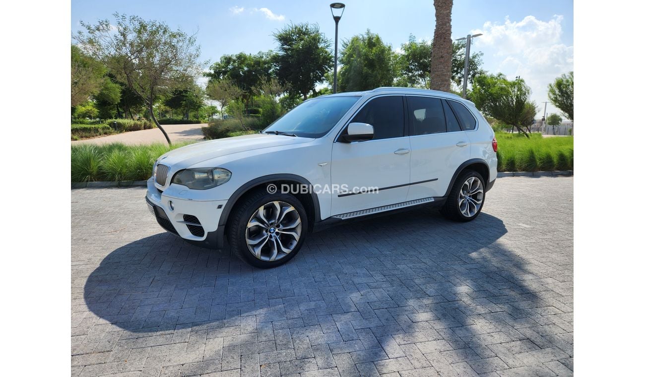 بي أم دبليو X5 xDrive 50i M Sport 4.4L (5 Seater)