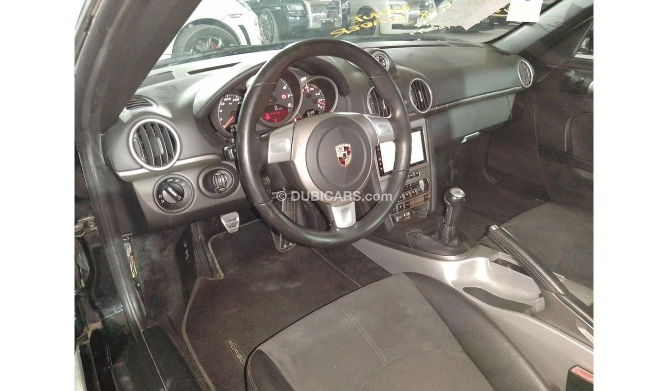 Porsche 718 Boxster 2.7L, WITH MANUAL TRANSMISSION (6MT), SPORTS CHRONO PACKAGE AND MORE.