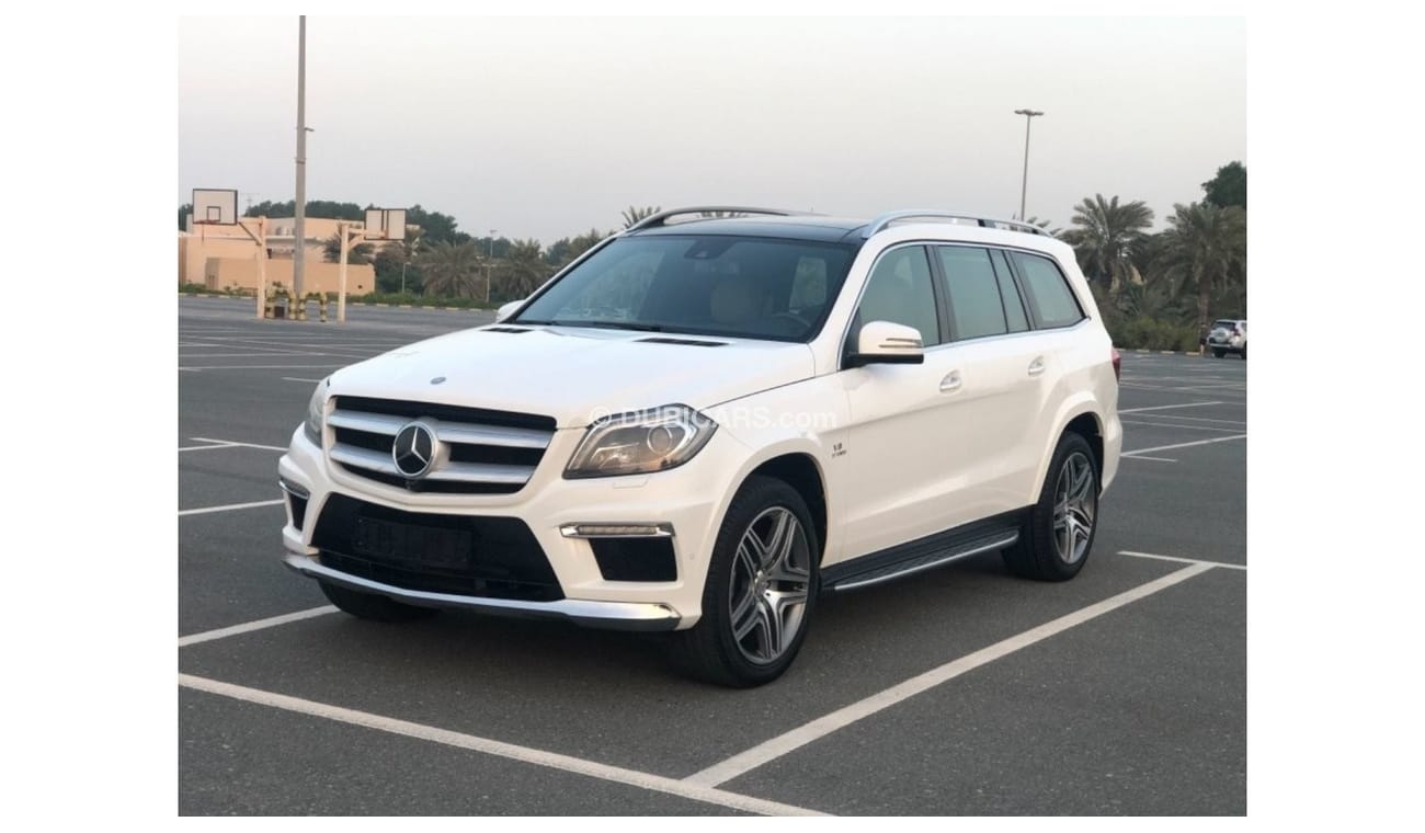 Mercedes-Benz GL 500 MERCEDES BENZ GL500 MODEL 2015 GCC CAR PERFECT CONDITION INSIDE AND OUTSIDE FULL OPTION PANORAMIC RO